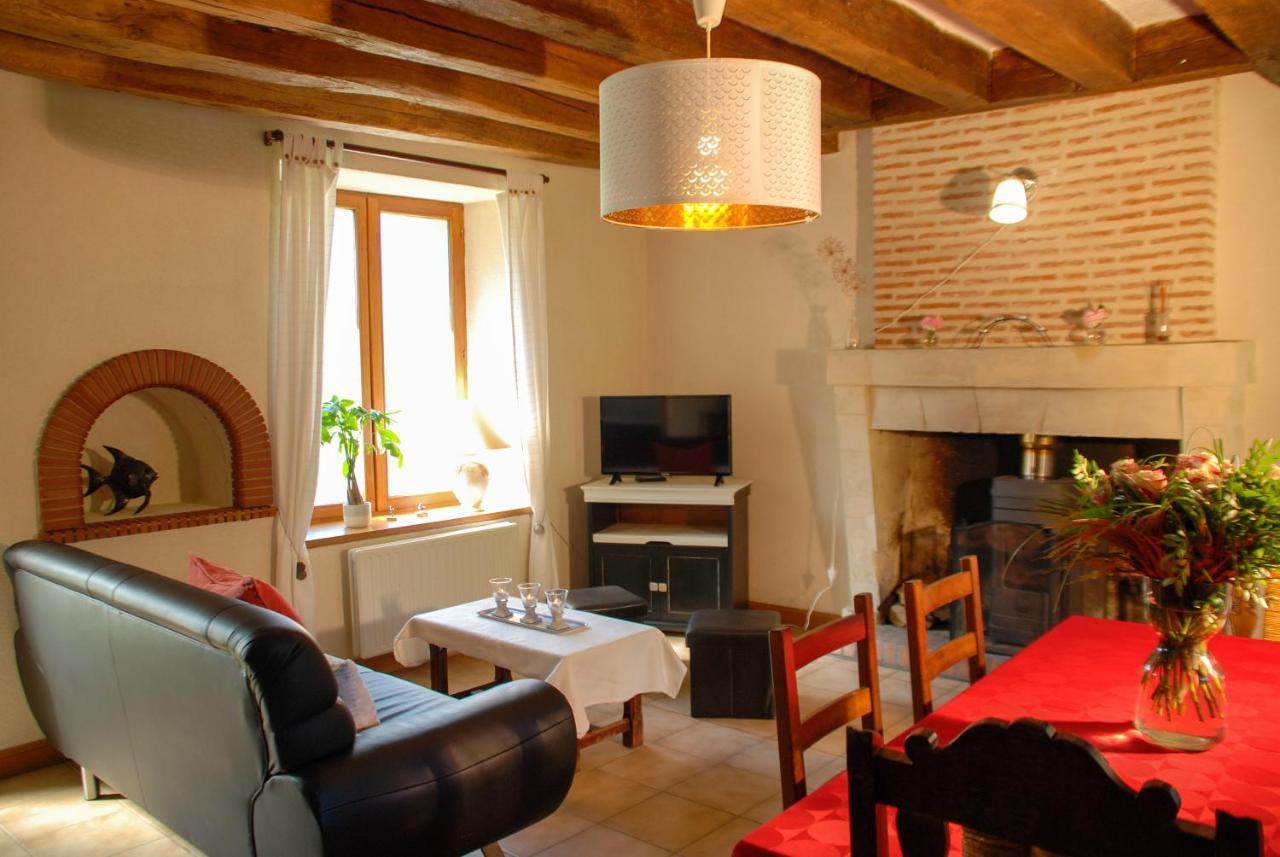 Gites Les Closeaux Vallières-les-Grandes Habitación foto